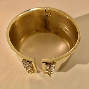 VICTORIA SECRET BRACELET